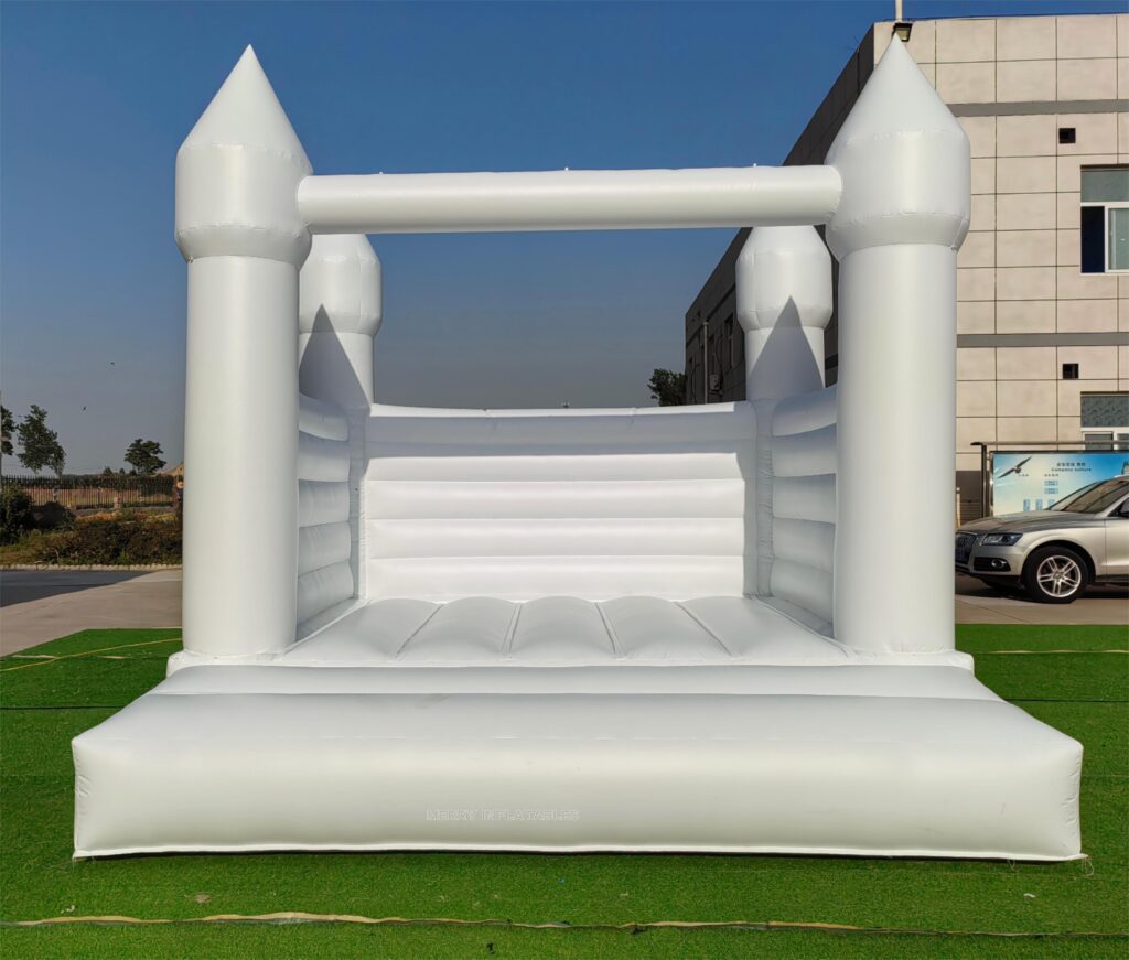 Komerčná dekorácia na svadobnú hostinu Bounce House Svadobný skákací hrad thumbnail 3