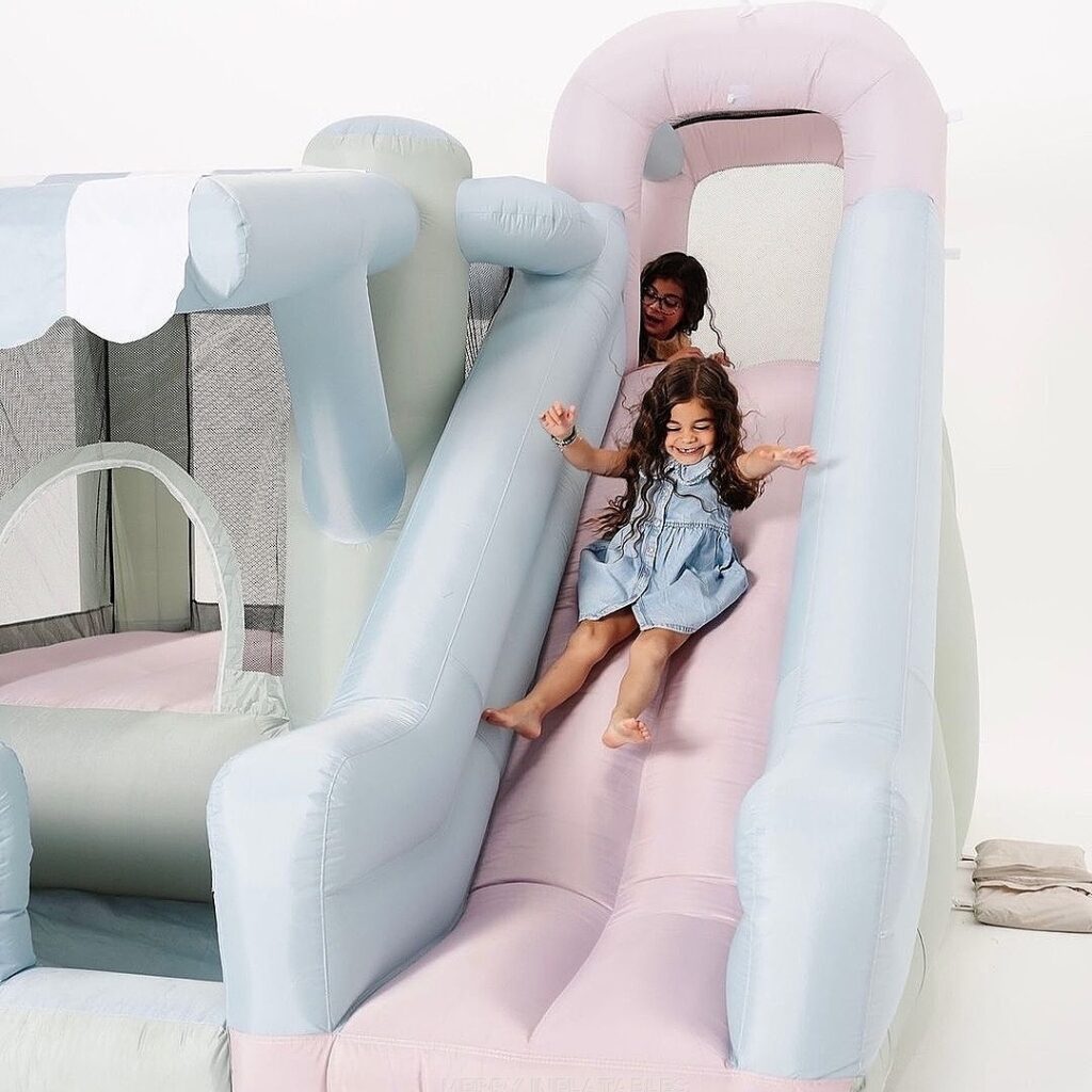 Luxusné ružové dievčenské pastelové Colo Odrážací domček pre deti Mini šmykľavka s bazénom thumbnail 3