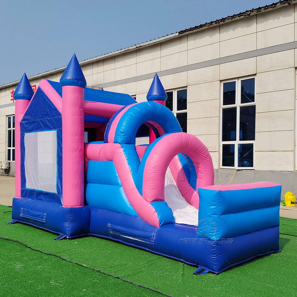 Nafukovací hrad s princeznou, šmykľavkou a skákacím domčekom, kombinácia s ružovým skákacím hradom pre dievčatá. thumbnail 4