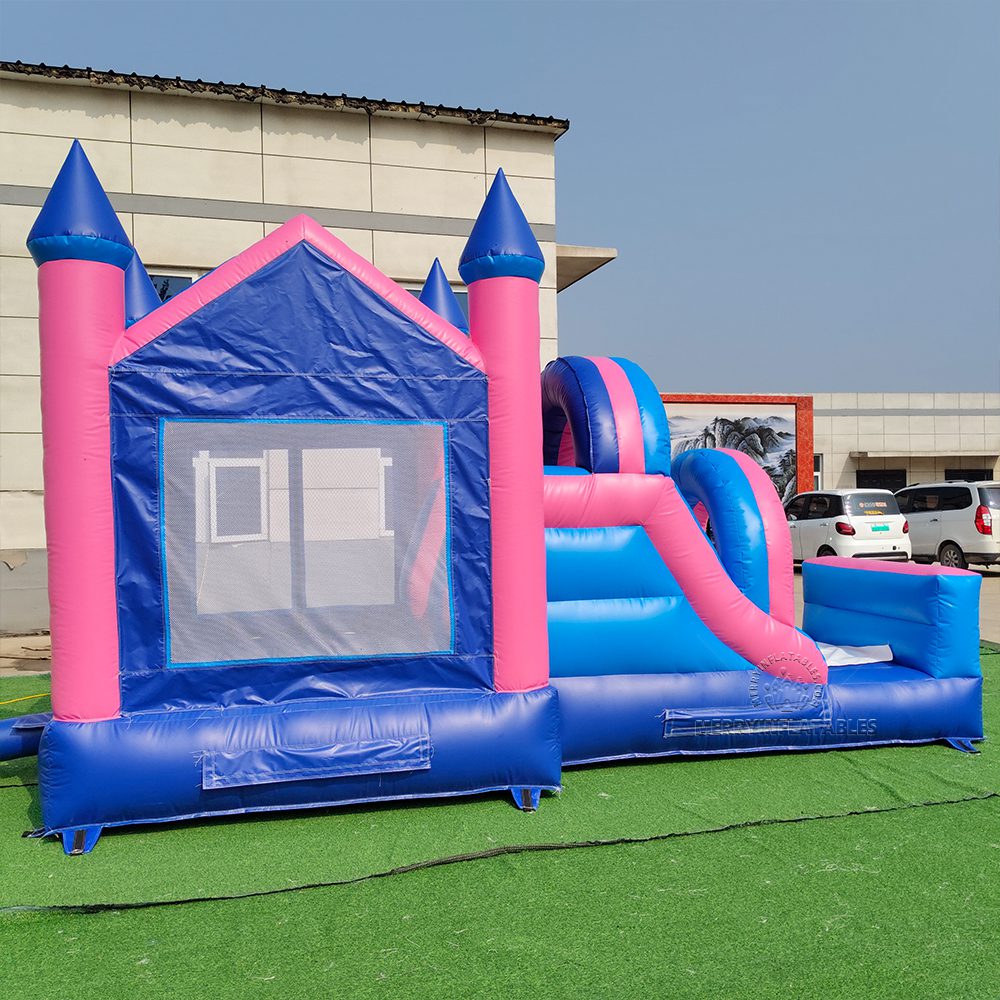 Nafukovací hrad s princeznou, šmykľavkou a skákacím domčekom, kombinácia s ružovým skákacím hradom pre dievčatá. thumbnail 7