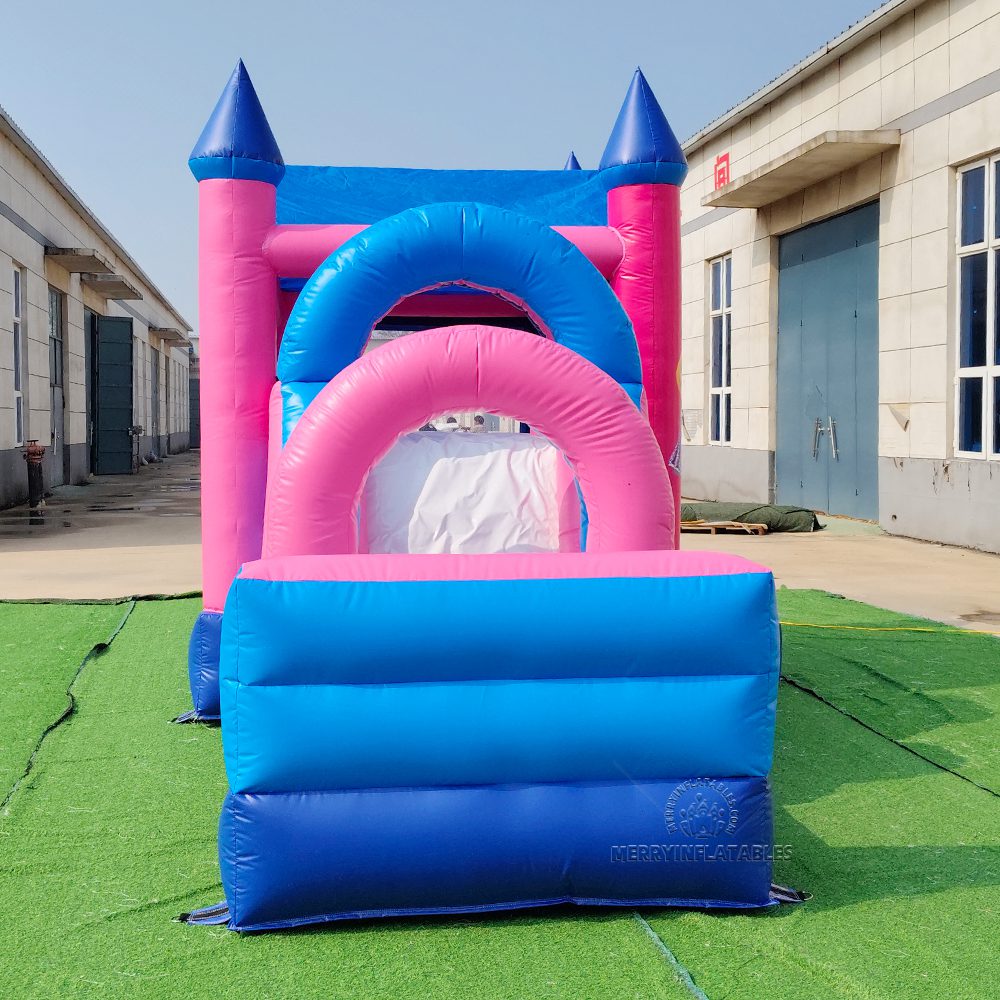 Nafukovací hrad s princeznou, šmykľavkou a skákacím domčekom, kombinácia s ružovým skákacím hradom pre dievčatá. thumbnail 5