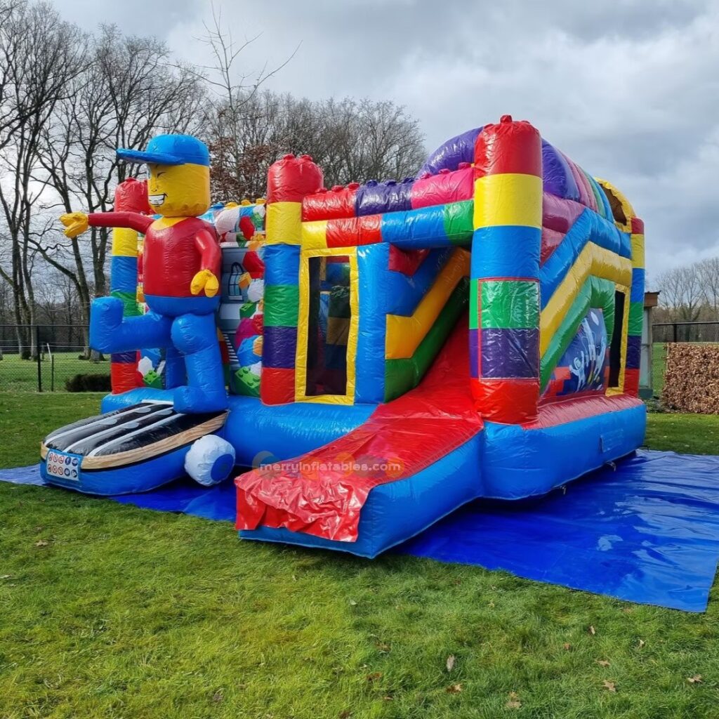 Nafukovací skákací hrad s LEGO tematikou, kreslený film, hrad, mesačná chôdza, mäkké ihrisko thumbnail 5