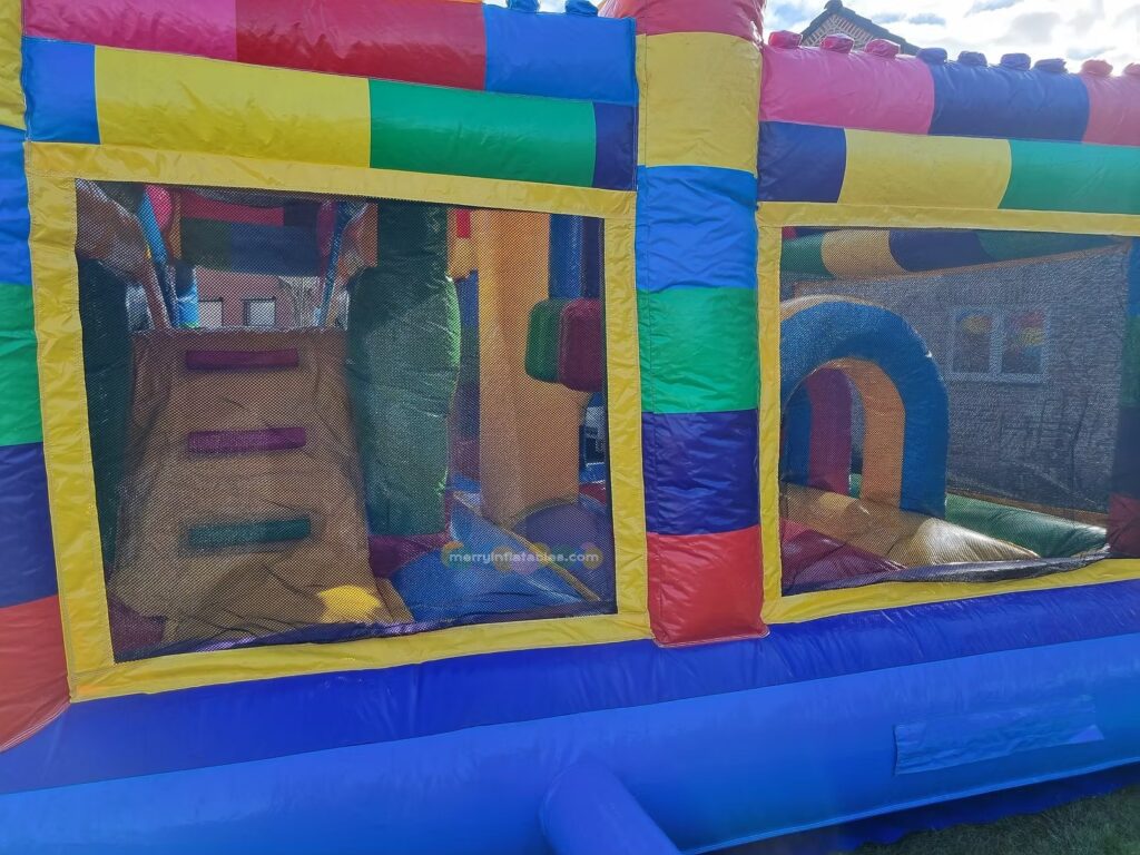 Nafukovací skákací hrad s LEGO tematikou, kreslený film, hrad, mesačná chôdza, mäkké ihrisko thumbnail 7