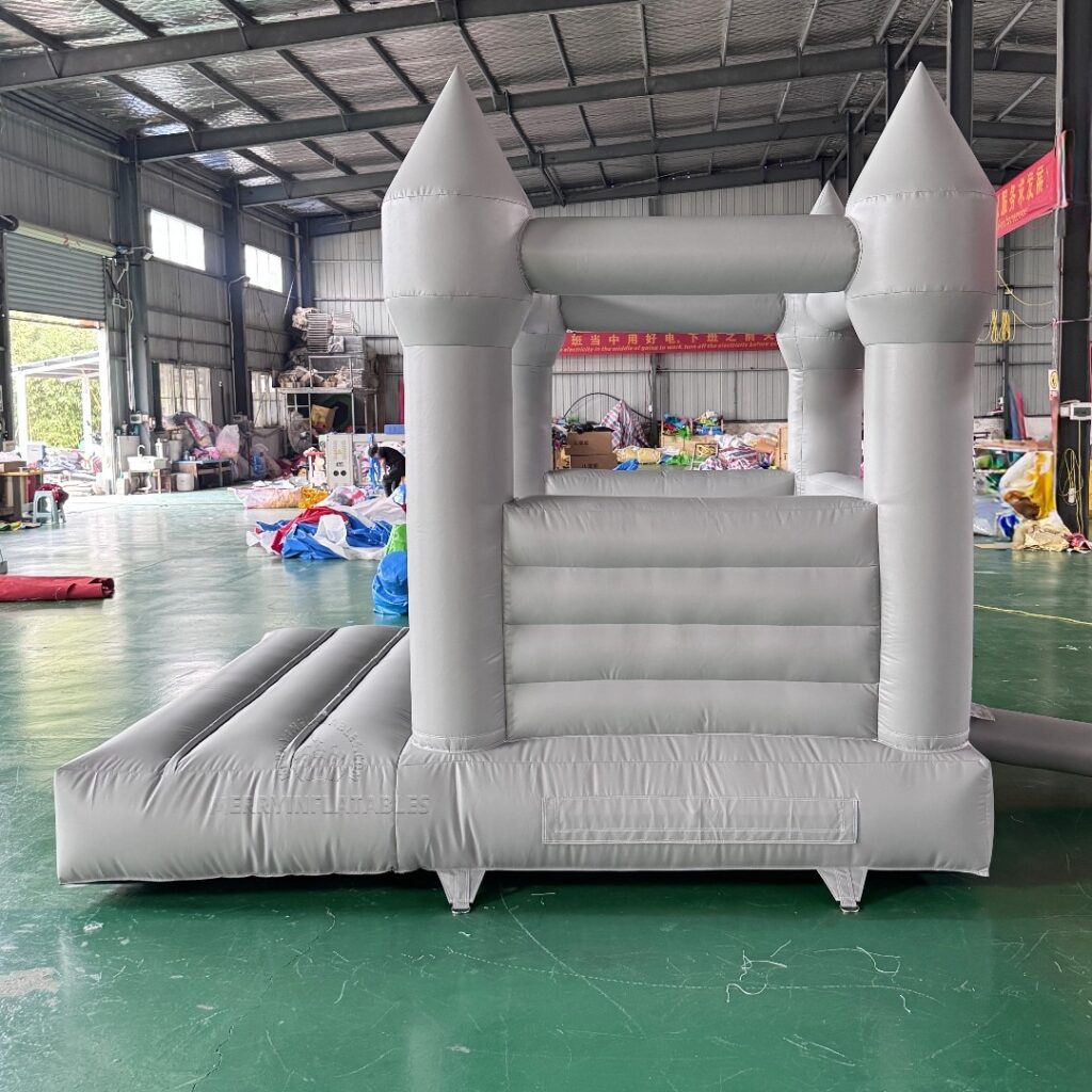 Sivý skákací domček, skákací hrad, nafukovací hrad pre deti, hrad Castillo Moonwalk thumbnail 4