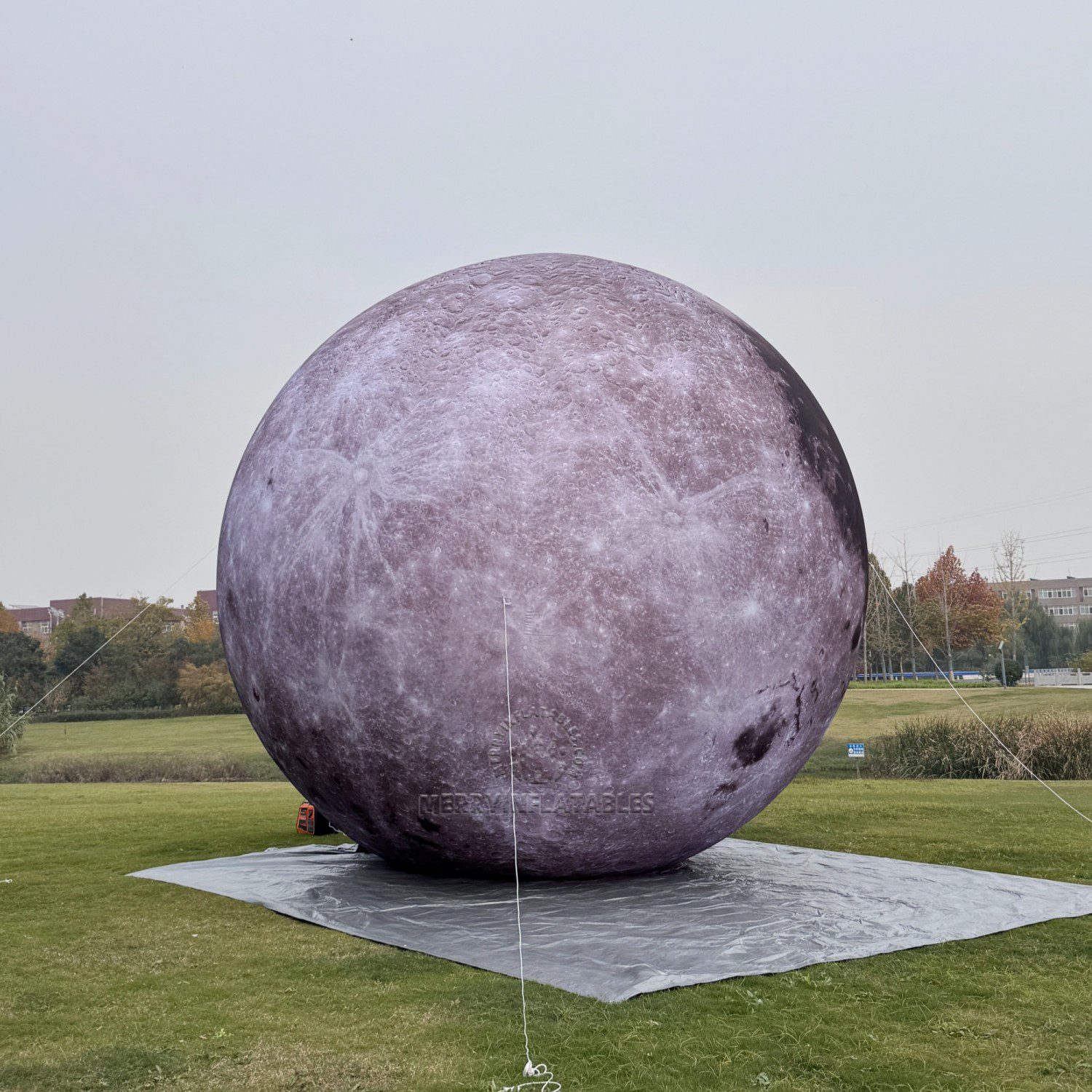 Inflatable LED moon 2