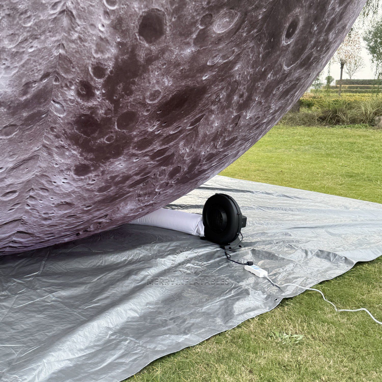 Inflatable LED moon 6
